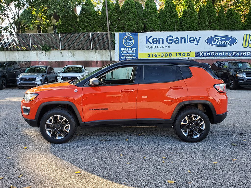 Used 2018 Jeep Compass Trailhawk w/ Cold Weather Group AWD/4WD image 9