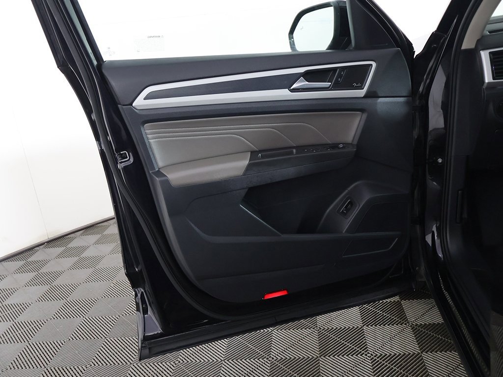 Used 2022 Volkswagen Atlas SEL Premium image 25