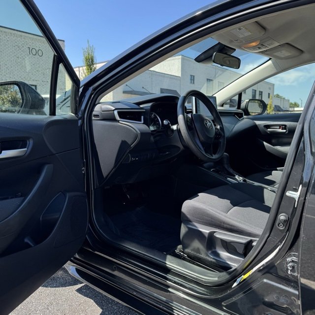 Used 2020 Toyota Corolla LE image 18