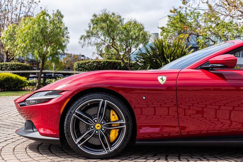 Certified 2025 Ferrari Roma Spider RWD image 27