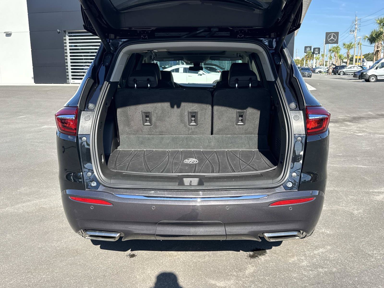 Used 2019 Buick Enclave Avenir w/ Avenir Technology Package FWD image 11