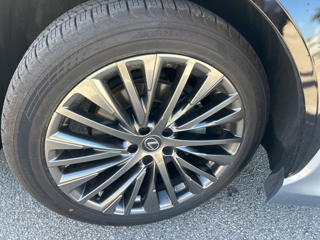 Certified 2023 Lexus RZ 450e Premium w/ Accessory Package (Z1) image 9