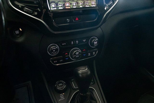 Used 2020 Jeep Cherokee Limited AWD/4WD image 33