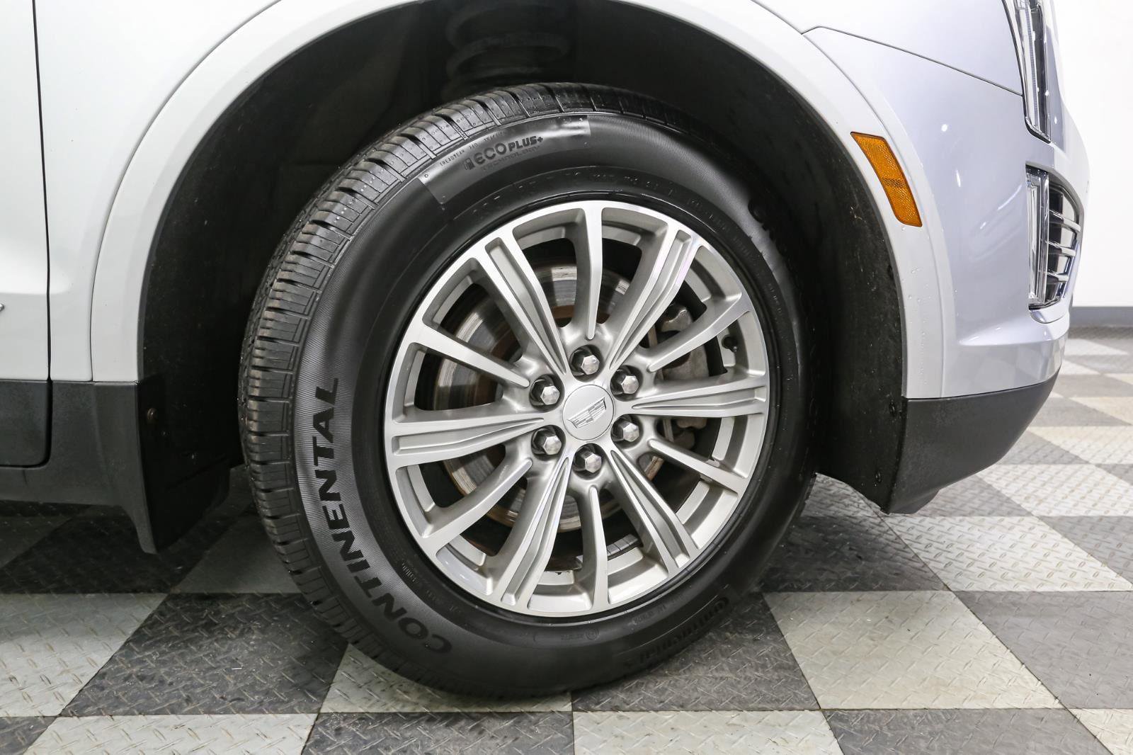 Used 2018 Cadillac XT5 Luxury w/ Driver Awareness Package image 17