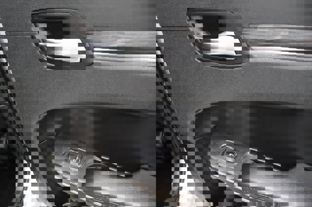 Used 2019 Chrysler 300 Touring w/ Sport Appearance Package image 17