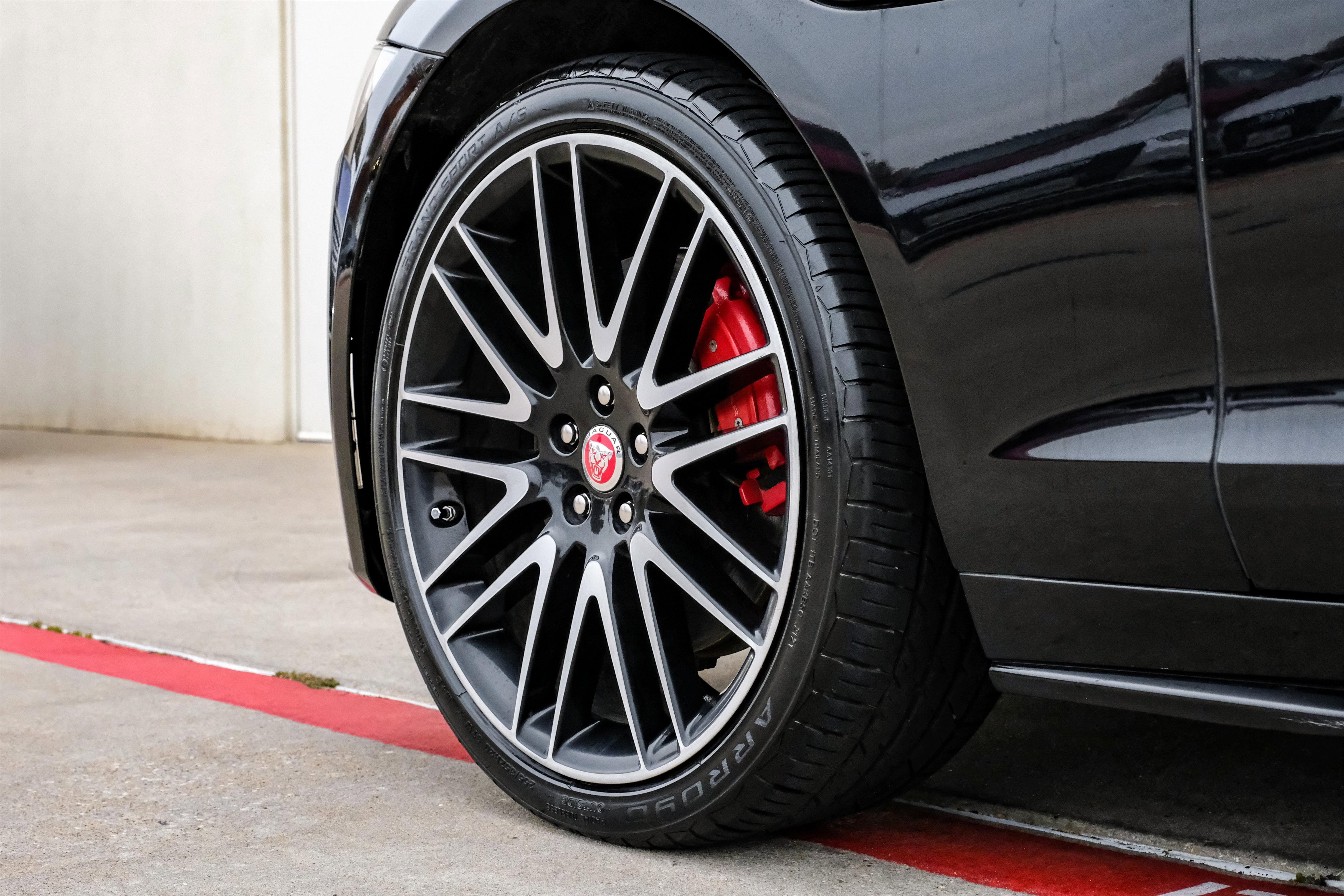 Used 2017 Jaguar XF S image 51