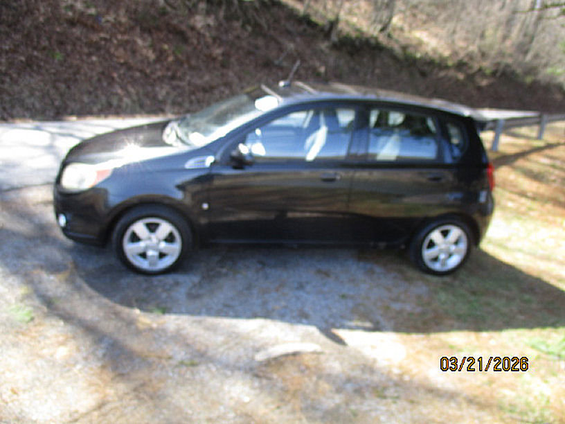 Used 2009 Pontiac G3 w/ Cruisin' Package image 3