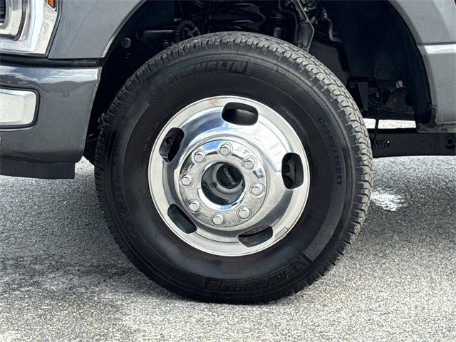 Certified 2024 Ford F350 Platinum w/ FX4 Off-Road Package image 41