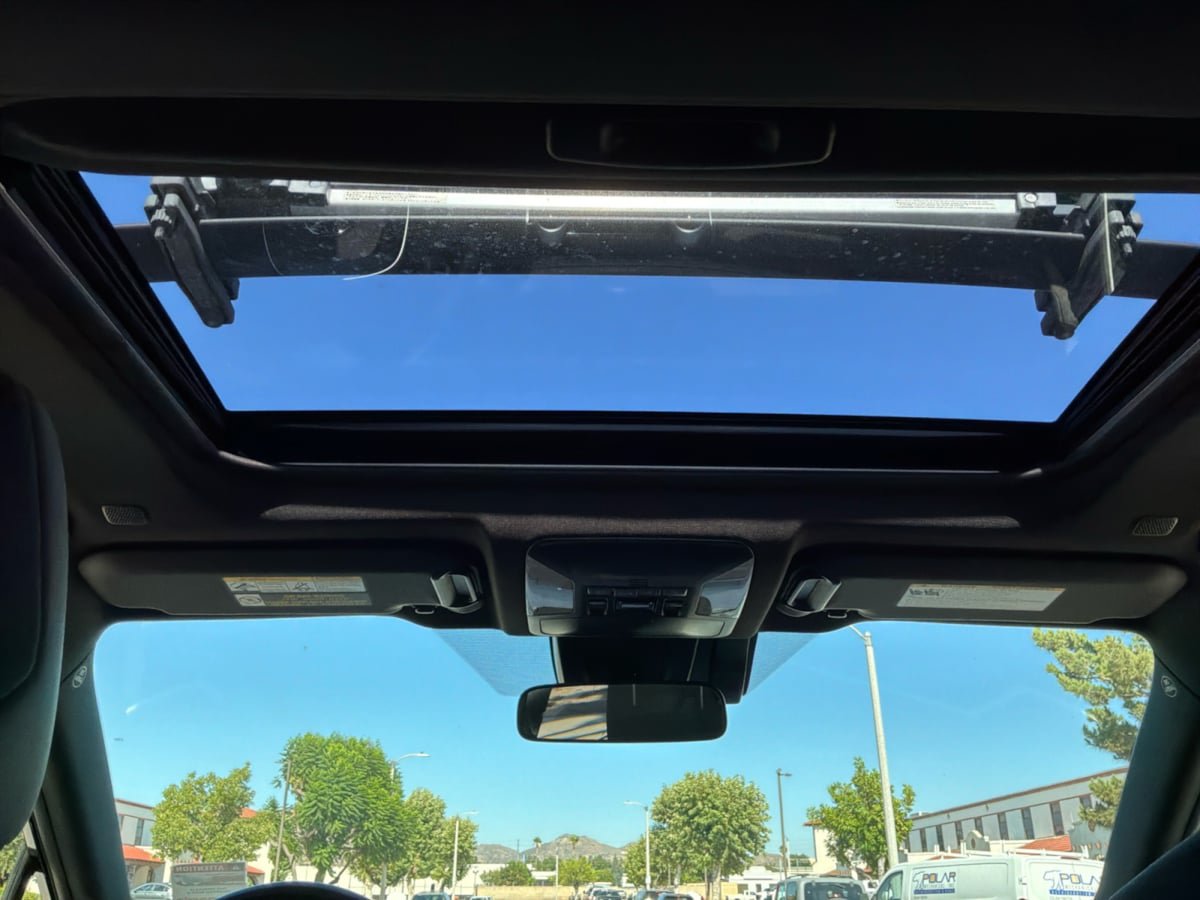 Used 2024 Toyota RAV4 SE w/ Convenience Package AWD/4WD image 16