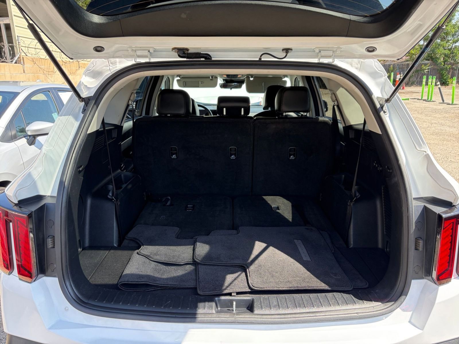 Used 2024 Kia Sorento S FWD image 31