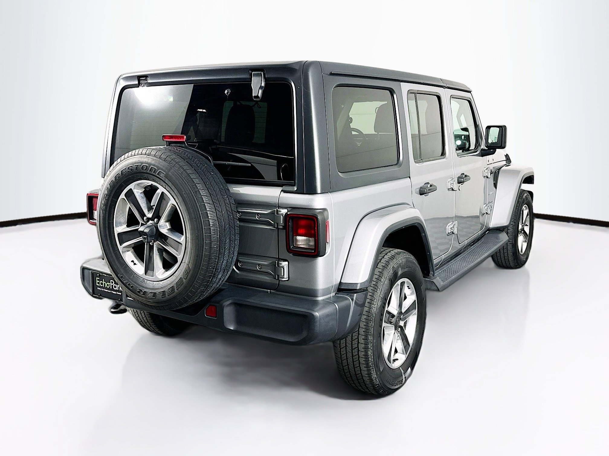 Used 2020 Jeep Wrangler Unlimited Sahara image 9