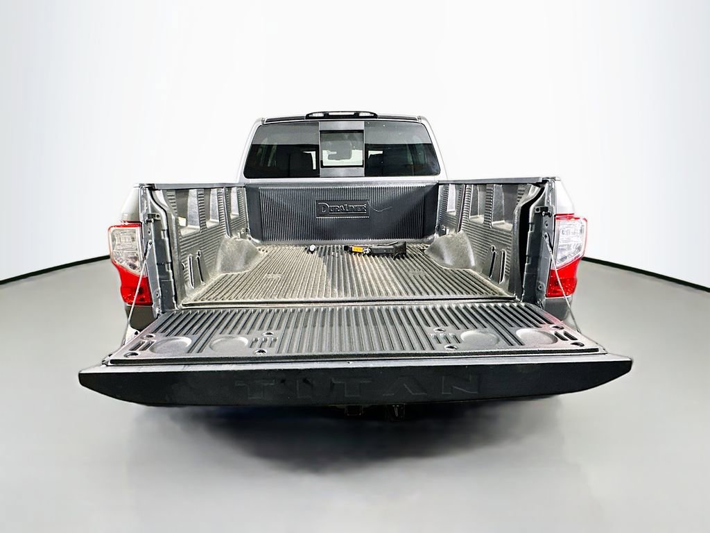 Used 2021 Nissan Titan SV w/ SV Convenience Package image 35