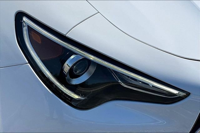 Used 2019 Alfa Romeo Stelvio w/ Nero Edizione image 32