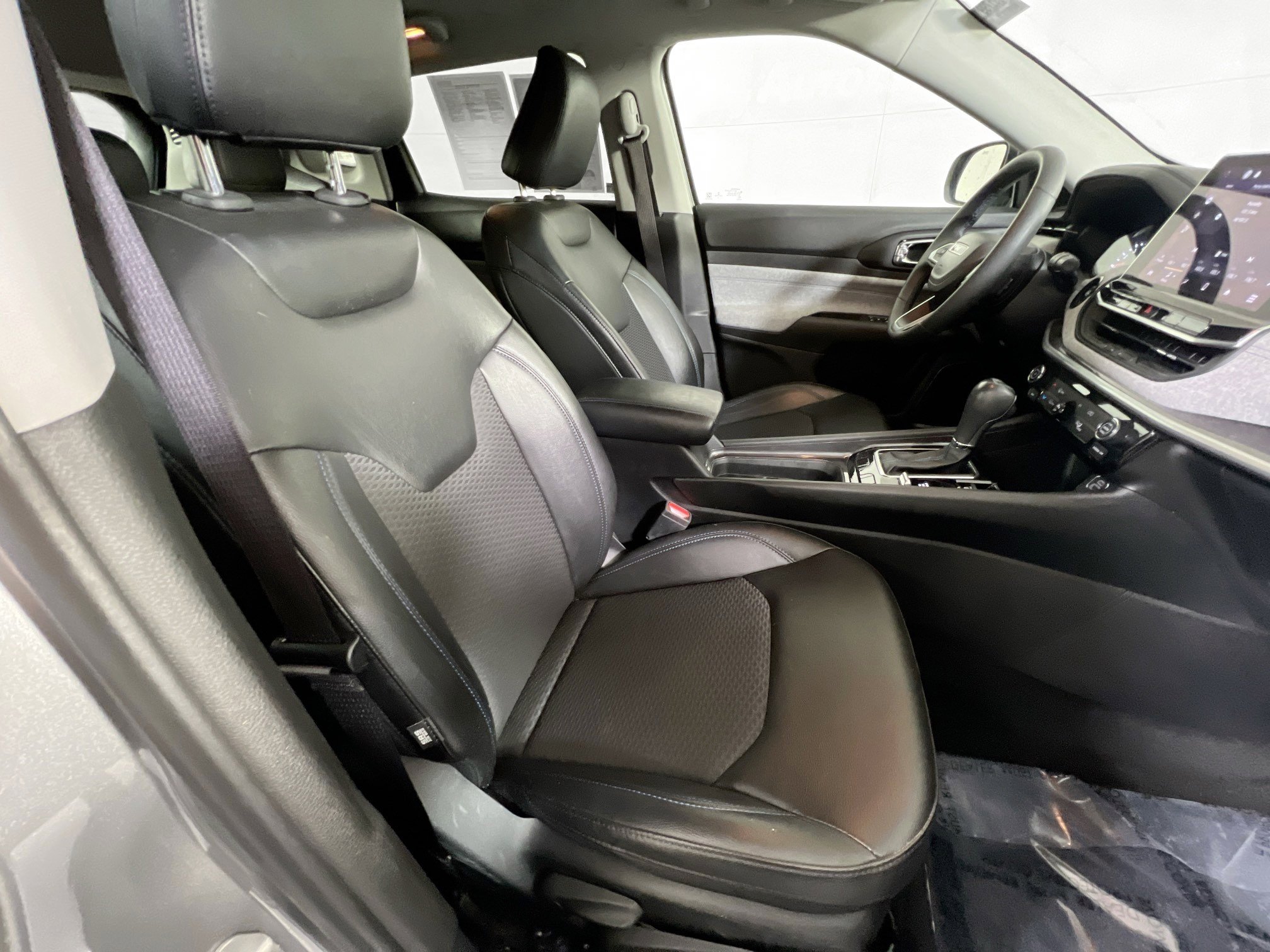 Used 2022 Jeep Compass Latitude image 25