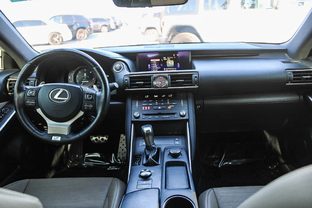 Used 2020 Lexus IS 350 F Sport w/ F Sport Package RWD image 13