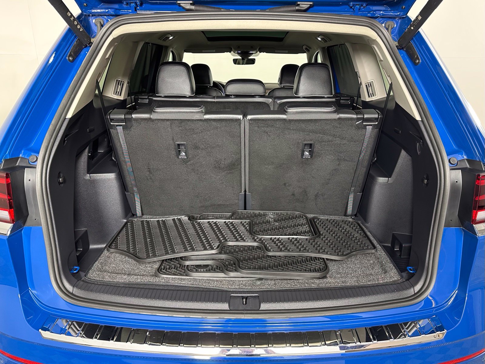 Used 2025 Volkswagen Atlas SEL Premium R-Line AWD/4WD image 25