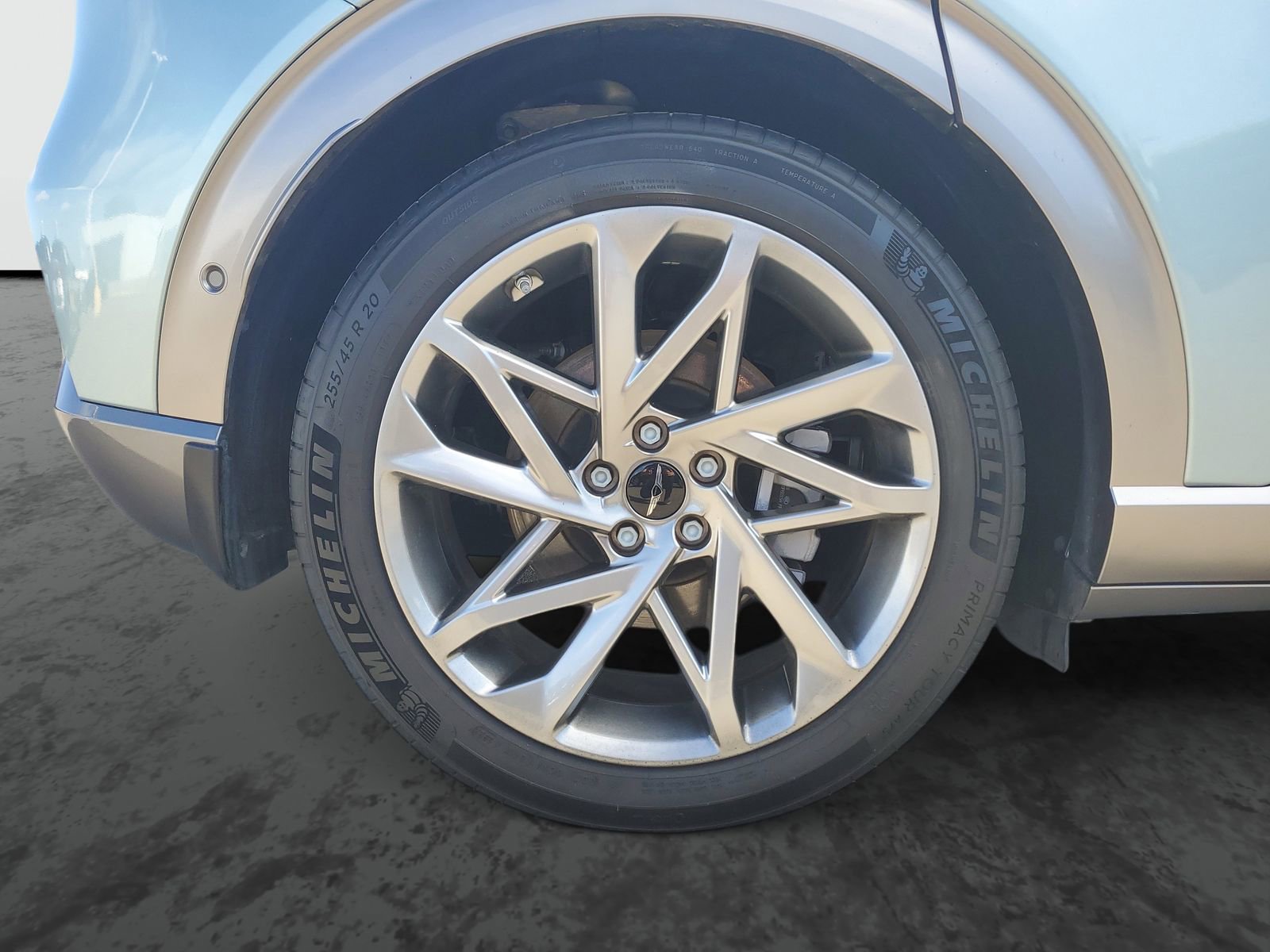 Used 2023 Genesis GV60 Advanced AWD/4WD image 5