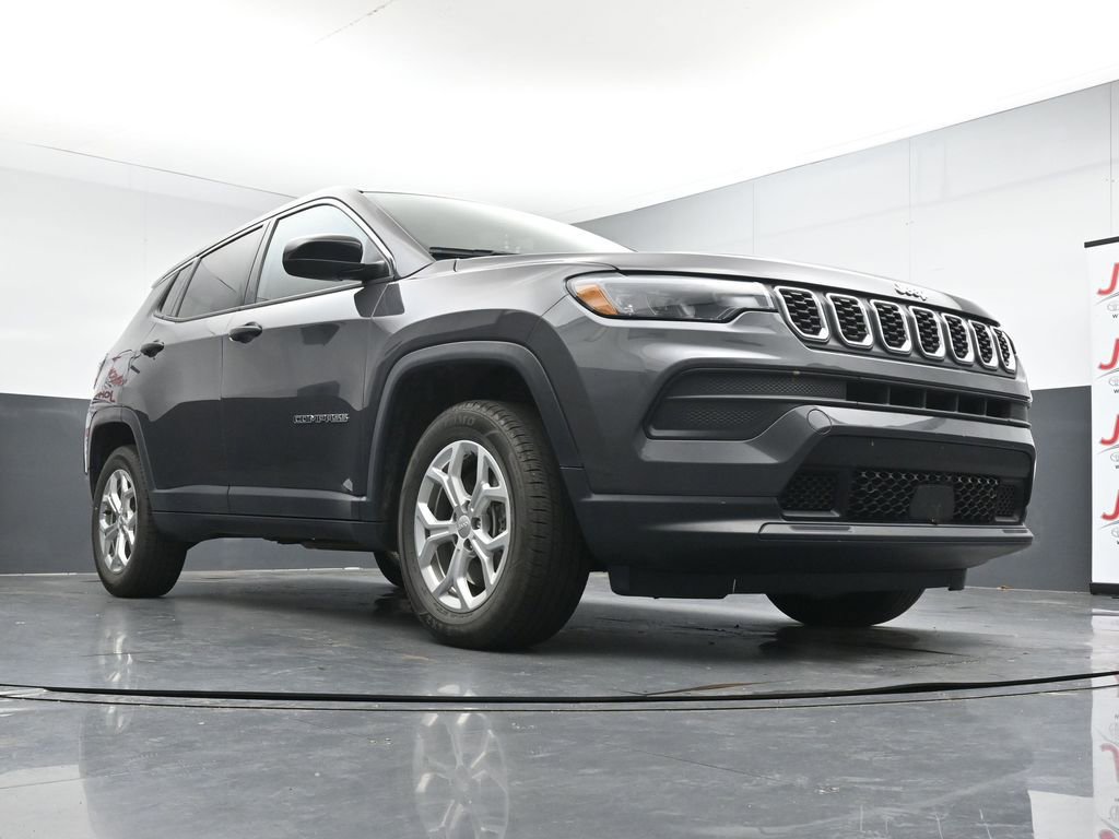 Used 2024 Jeep Compass Sport AWD/4WD image 18