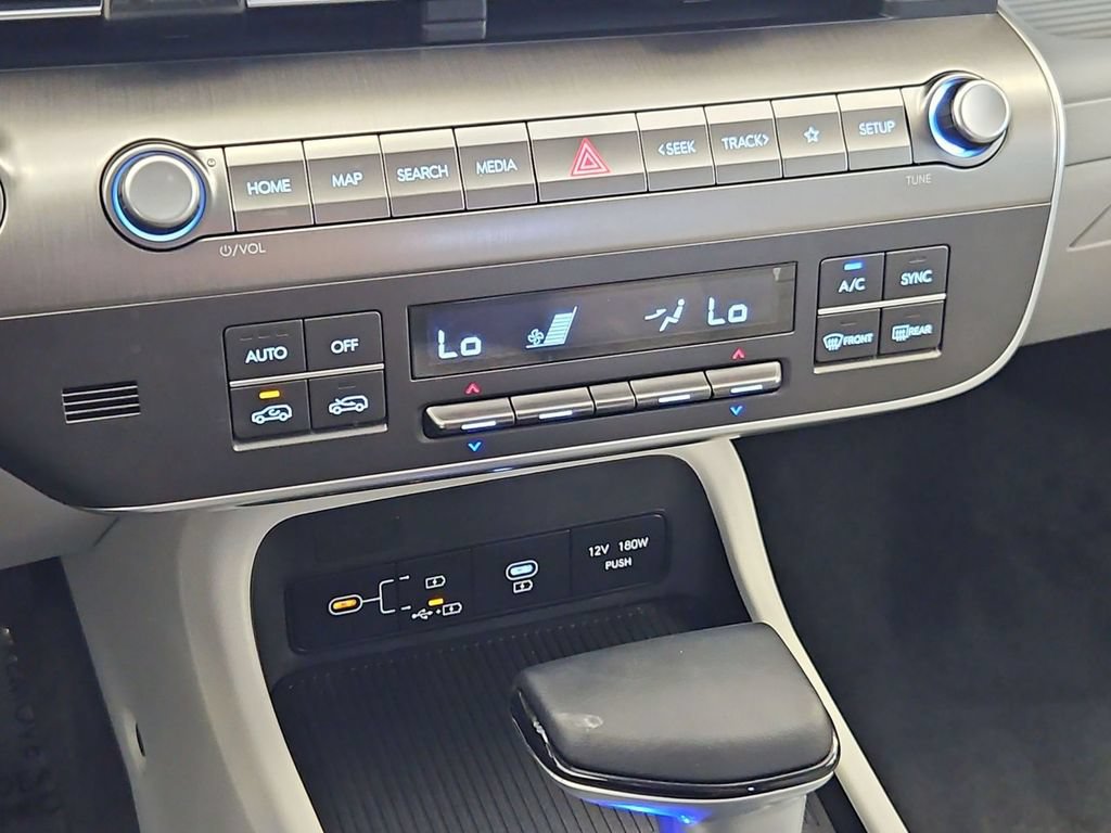Certified 2025 Hyundai Kona SEL AWD/4WD image 33