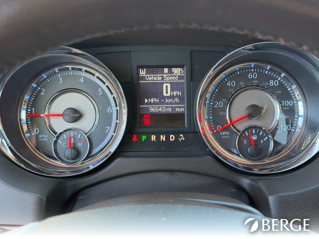 Used 2013 Chrysler Town & Country Touring-L w/ Driver Convenience Group FWD image 17