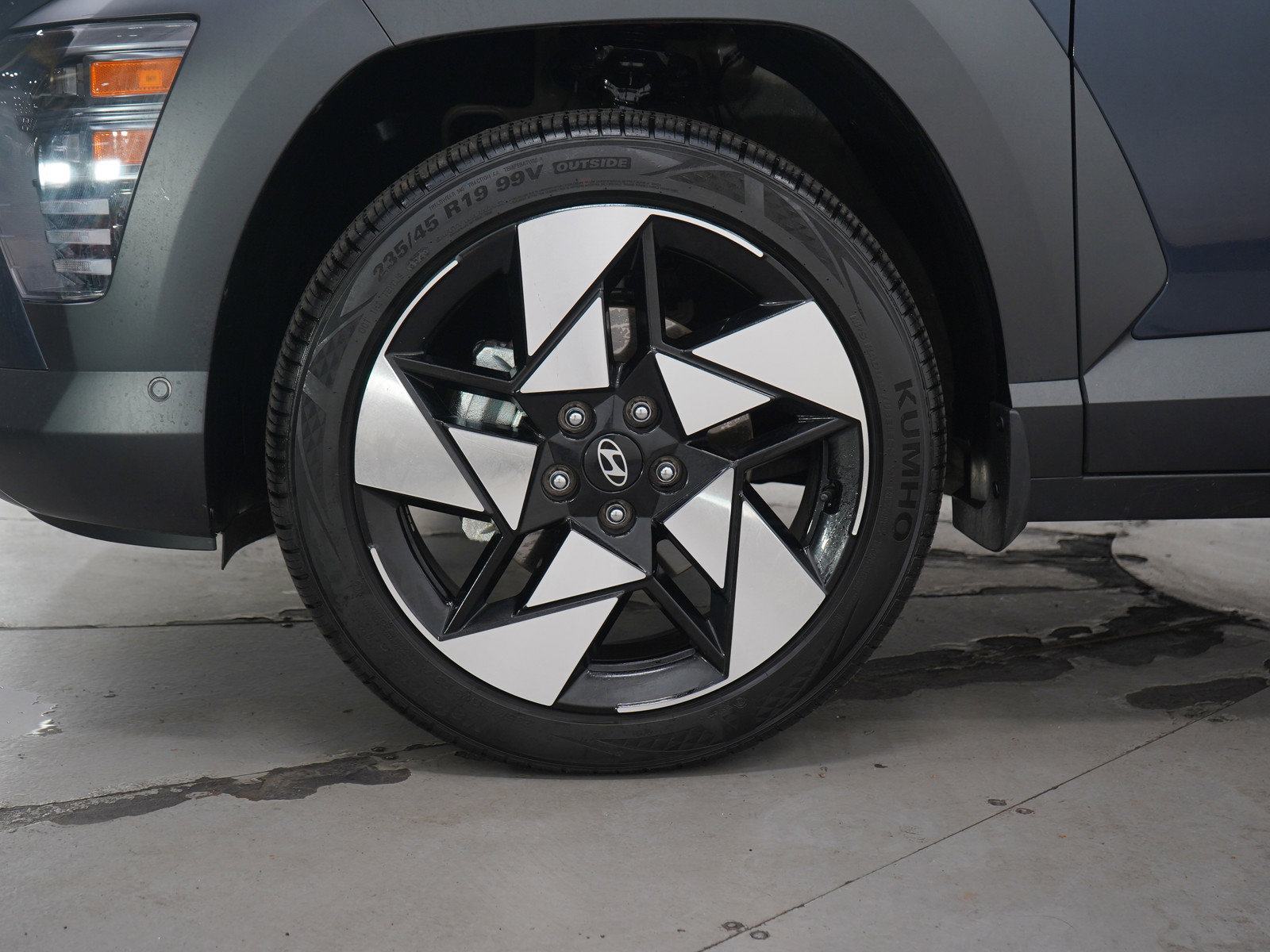 Certified 2024 Hyundai Kona Limited AWD/4WD image 30