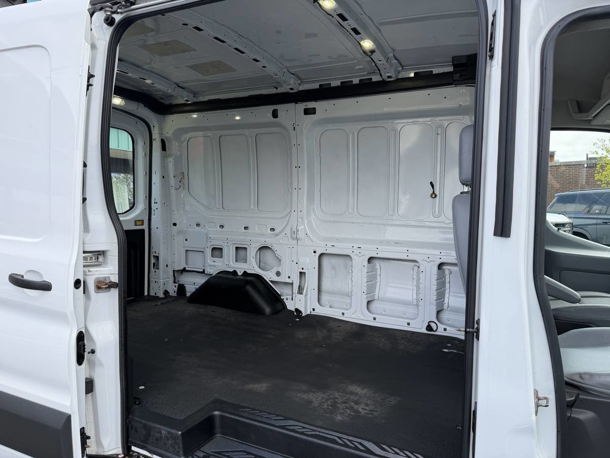 Used 2017 Ford Transit 150 130 Medium Roof RWD image 9