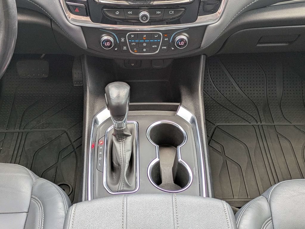 Used 2021 Chevrolet Traverse LT FWD image 19