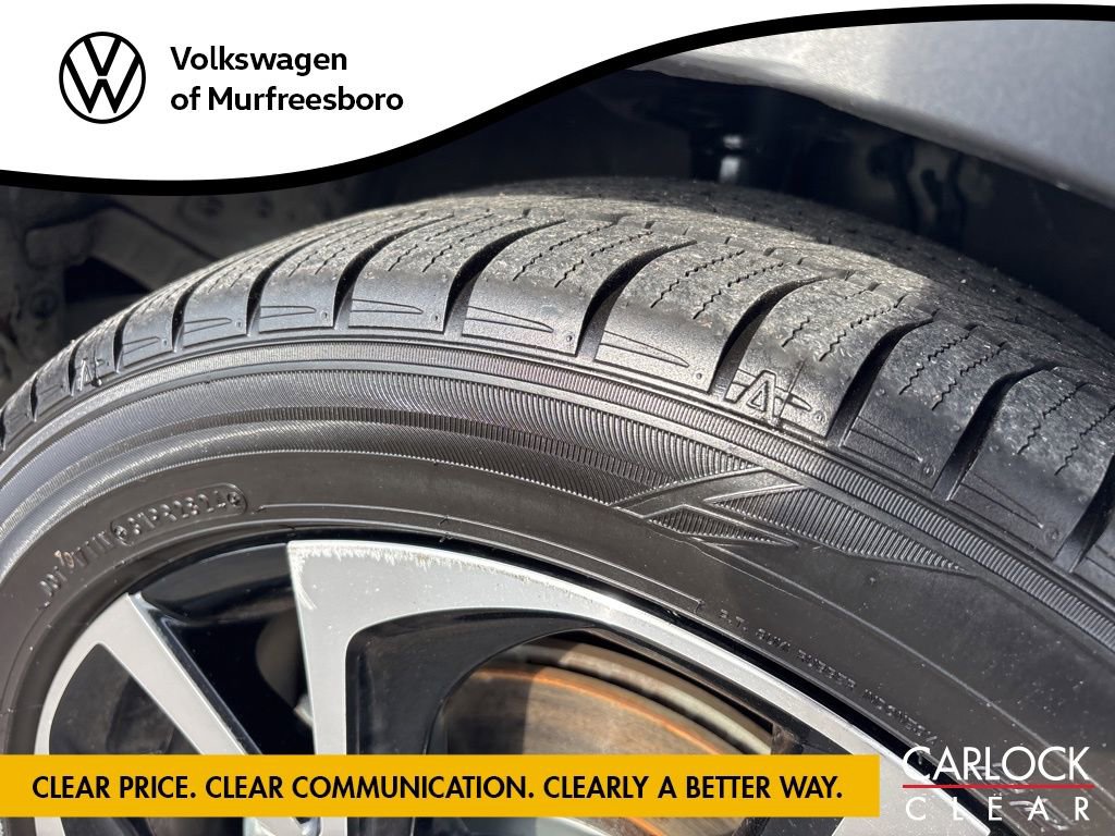 Used 2019 Toyota C-HR Limited image 8