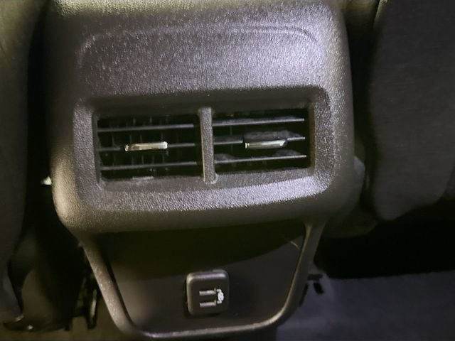 Used 2022 Chevrolet Equinox LS w/ LS Convenience Package image 23