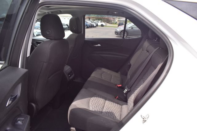 Used 2018 Chevrolet Equinox LT w/ Sun & Infotainment Package FWD image 32