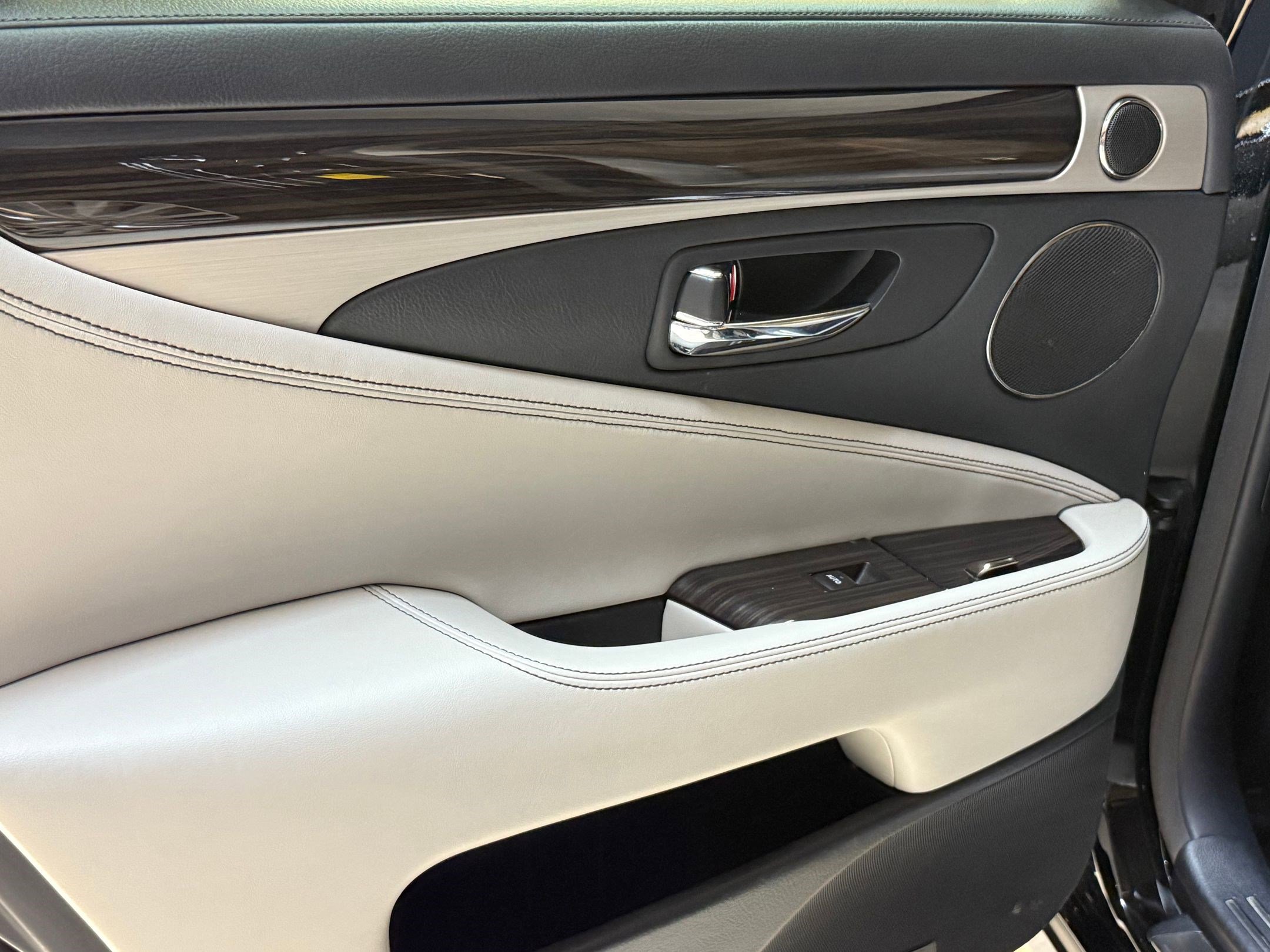 Used 2014 Lexus LS 460 AWD w/ Comfort Package image 42