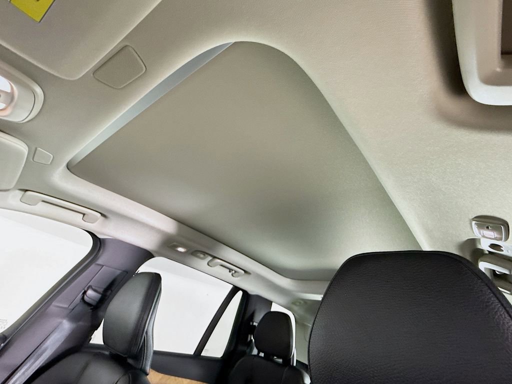 Used 2025 Volvo XC90 B6 Ultra image 22