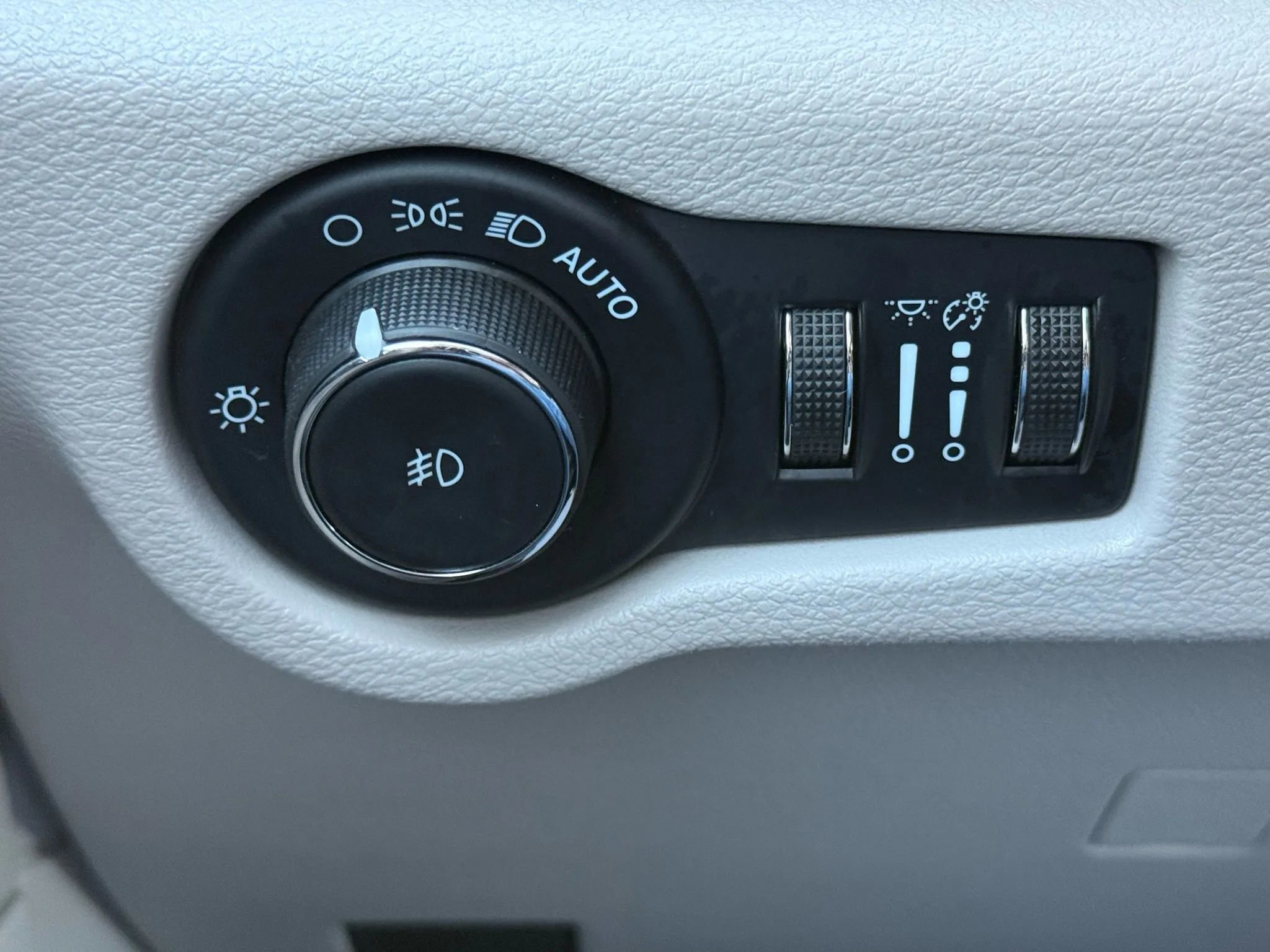 Used 2022 Chrysler Pacifica Touring-L image 48