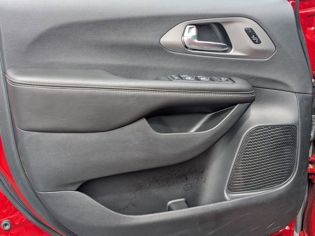 New 2027 Chrysler Pacifica Select FWD image 12