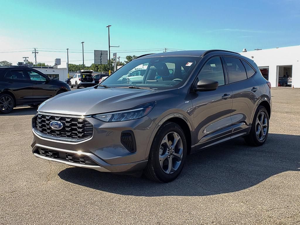 Used 2023 Ford Escape ST-Line FWD image 3
