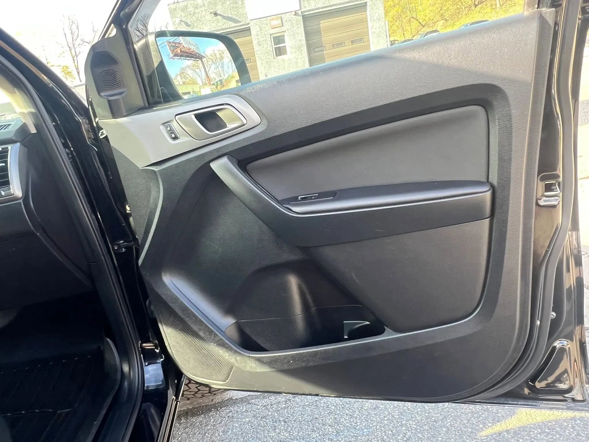 Used 2019 Ford Ranger XLT w/ Equipment Group 302A Luxury AWD/4WD image 29