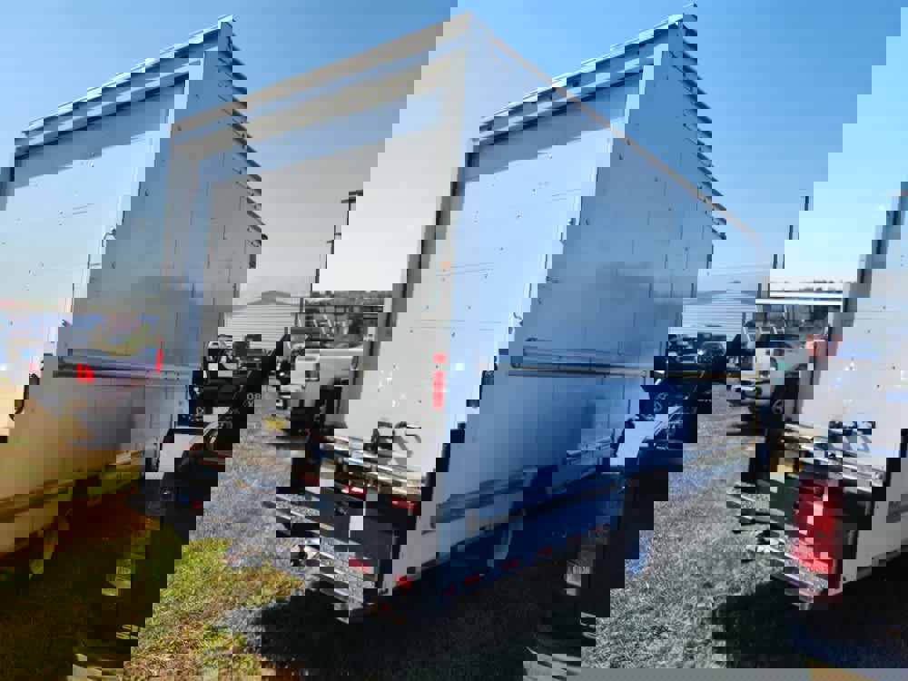 Used 2018 Ford E-350 and Econoline 350 Super Duty image 32