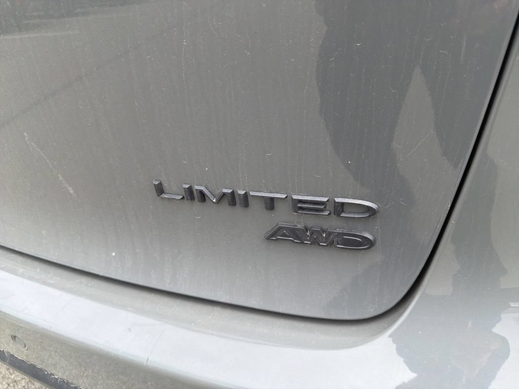 Used 2021 Chrysler Pacifica Limited w/ S Appearance Package AWD/4WD image 11