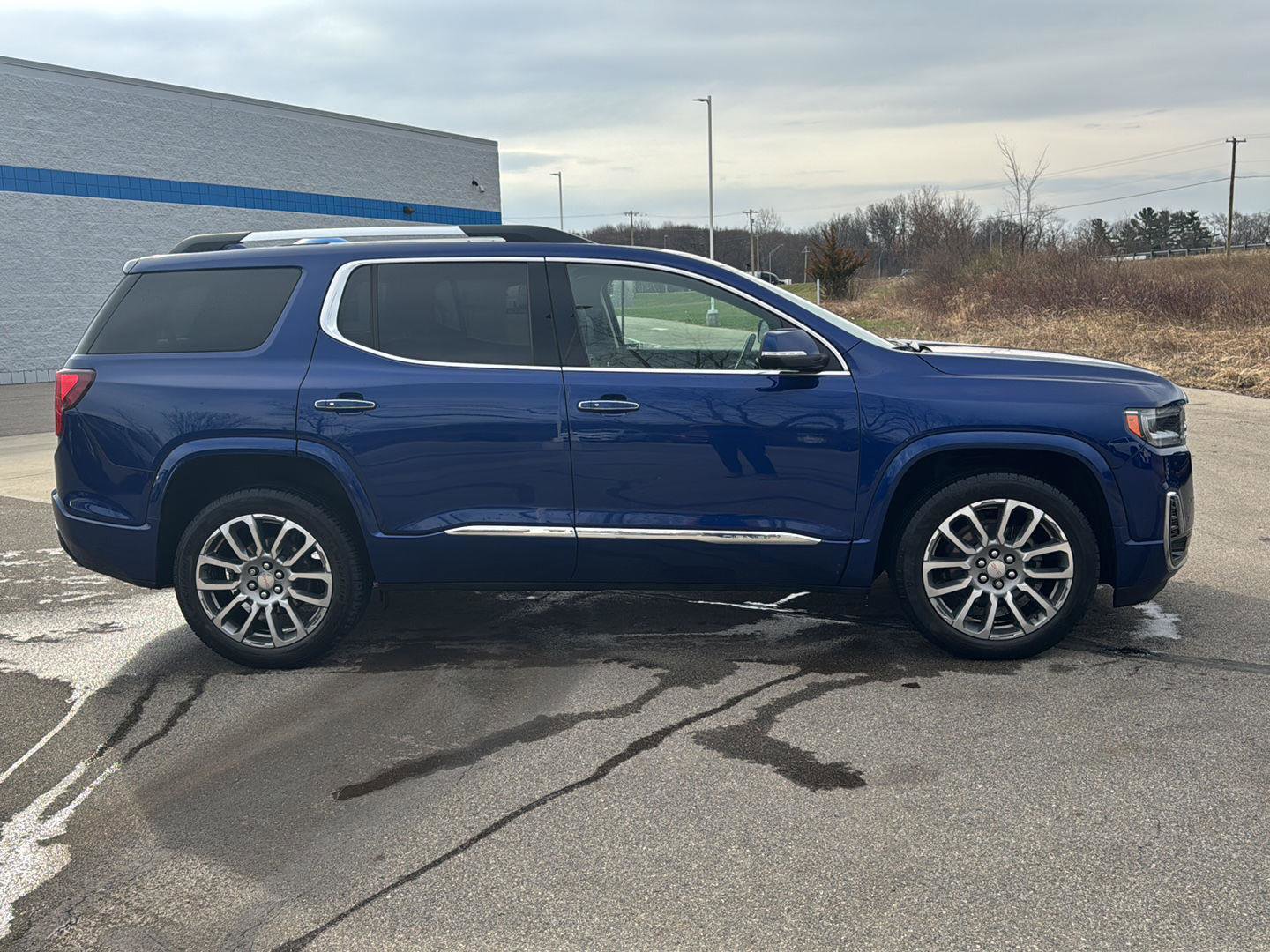 Used 2023 GMC Acadia Denali w/ Denali Ultimate Package image 7