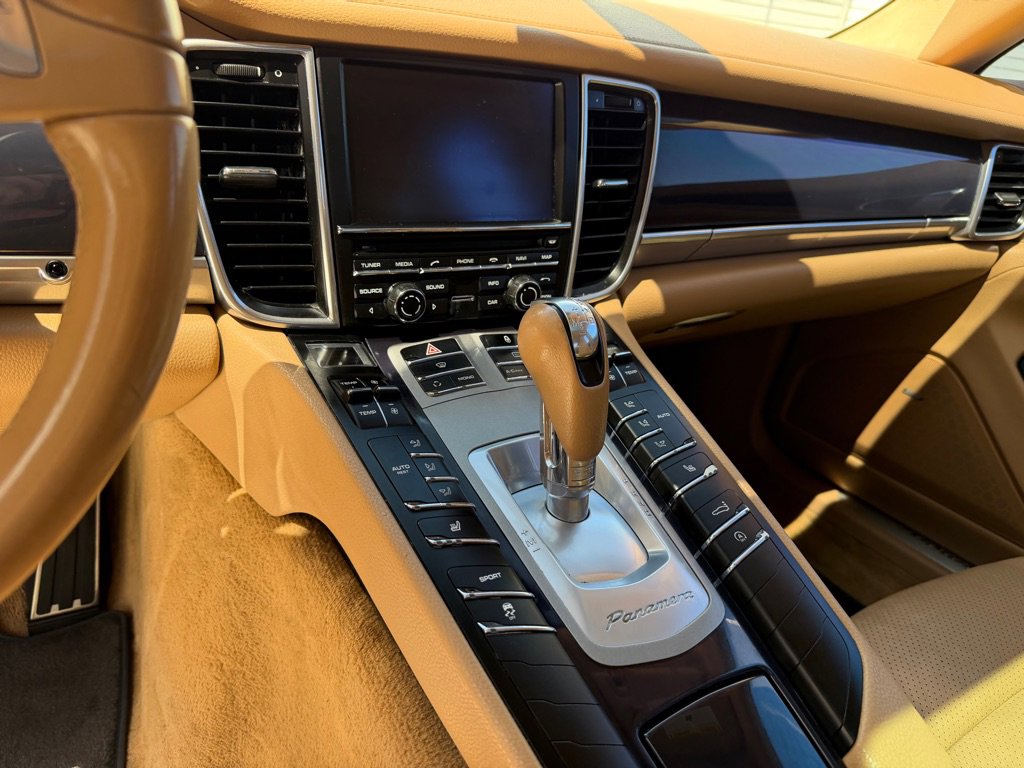 Used 2012 Porsche Panamera image 11
