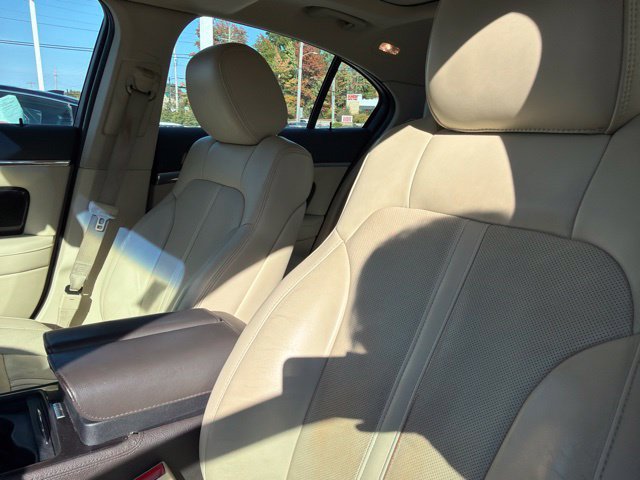 Used 2013 Lincoln MKS AWD image 11