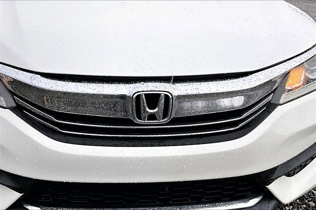 Used 2017 Honda Accord LX image 24