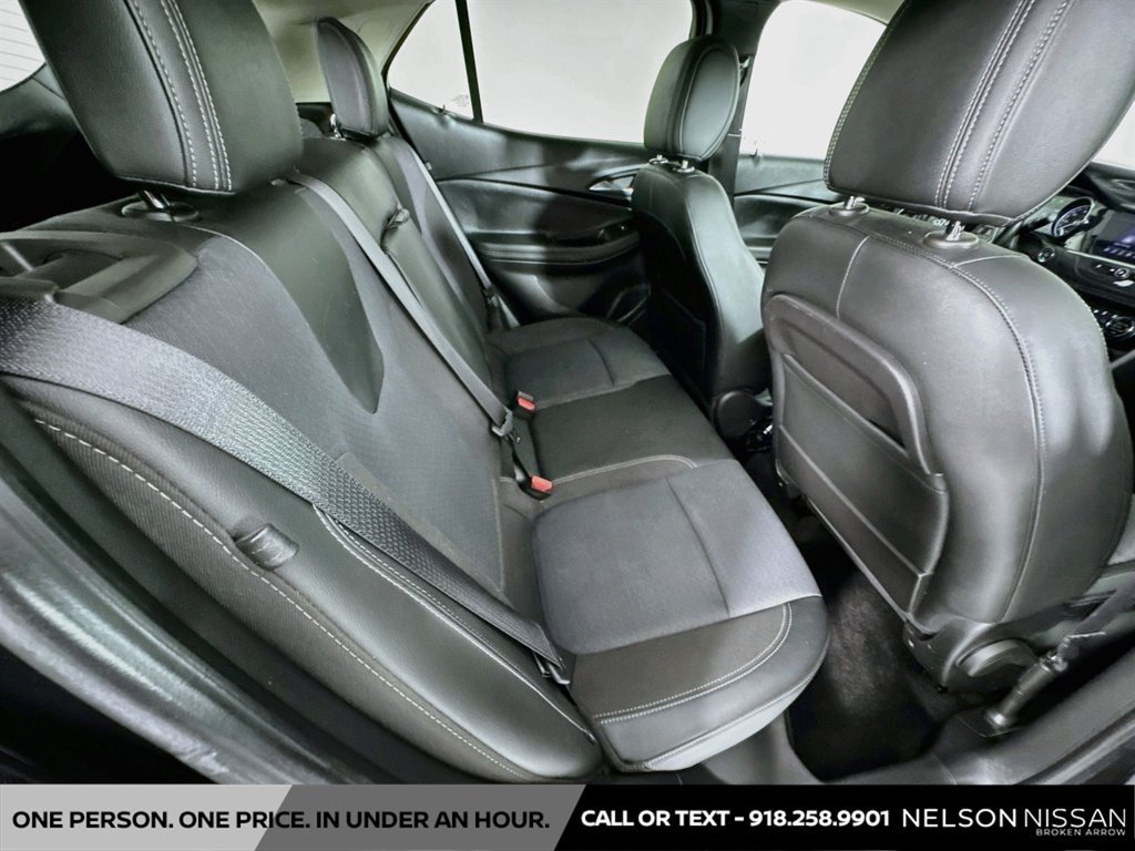 Used 2022 Buick Encore GX Select w/ Sport Touring Package FWD image 25