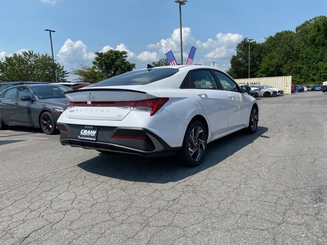 New 2025 Hyundai Elantra SEL image 7