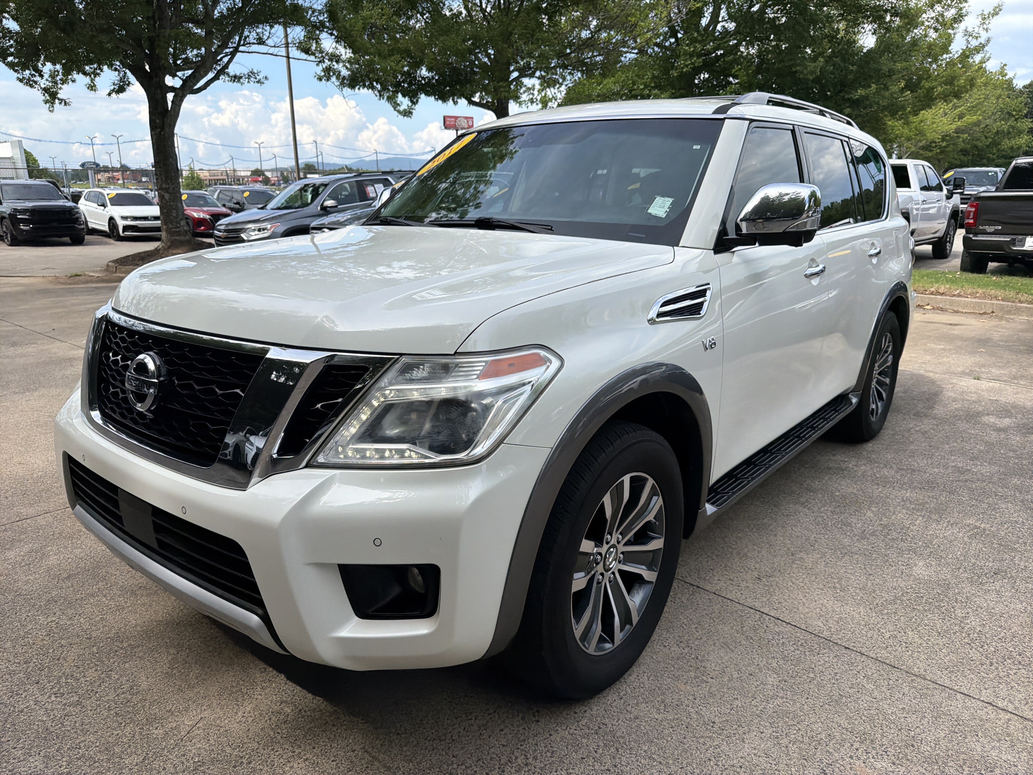 Used 2017 Nissan Armada SL w/ Interior Lighting Package RWD image 3