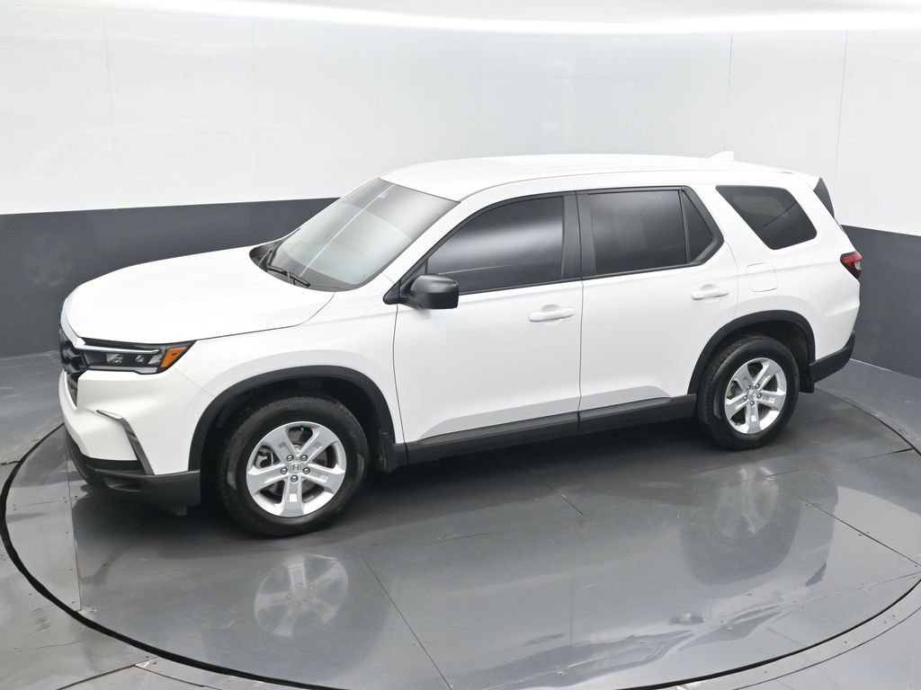 Used 2024 Honda Pilot LX image 12