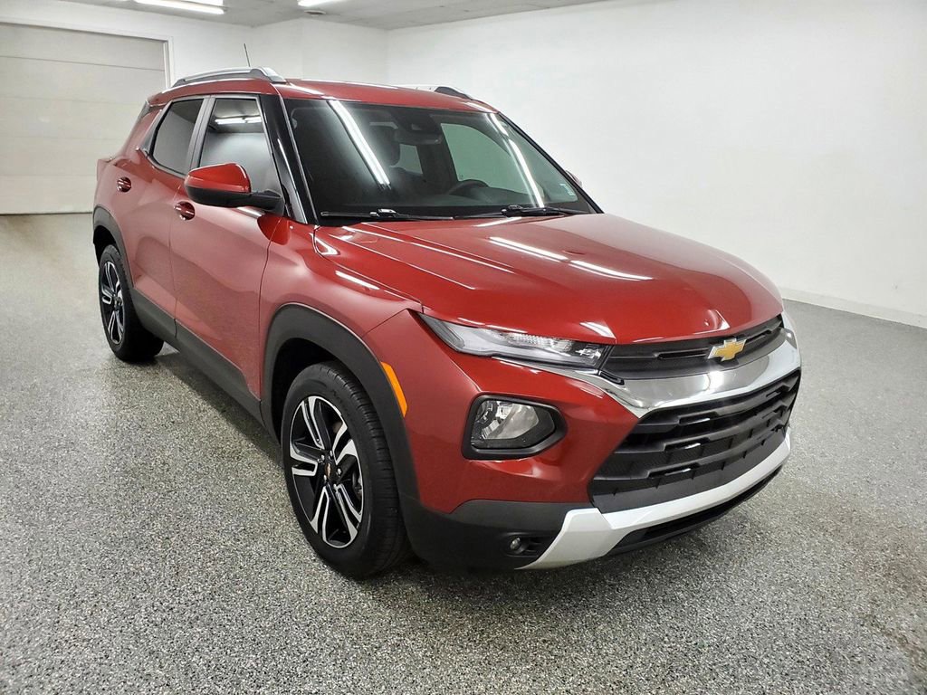Certified 2021 Chevrolet TrailBlazer LT w/ Premium Seating Package image 3