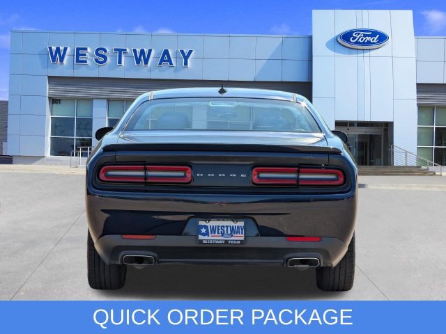 Used 2016 Dodge Challenger SXT w/ Super Sport Group (SS/T) RWD image 3
