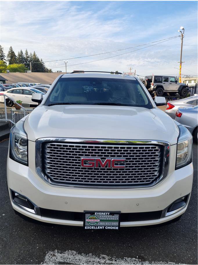 Used 2015 GMC Yukon XL Denali w/ Premium Package AWD/4WD image 9