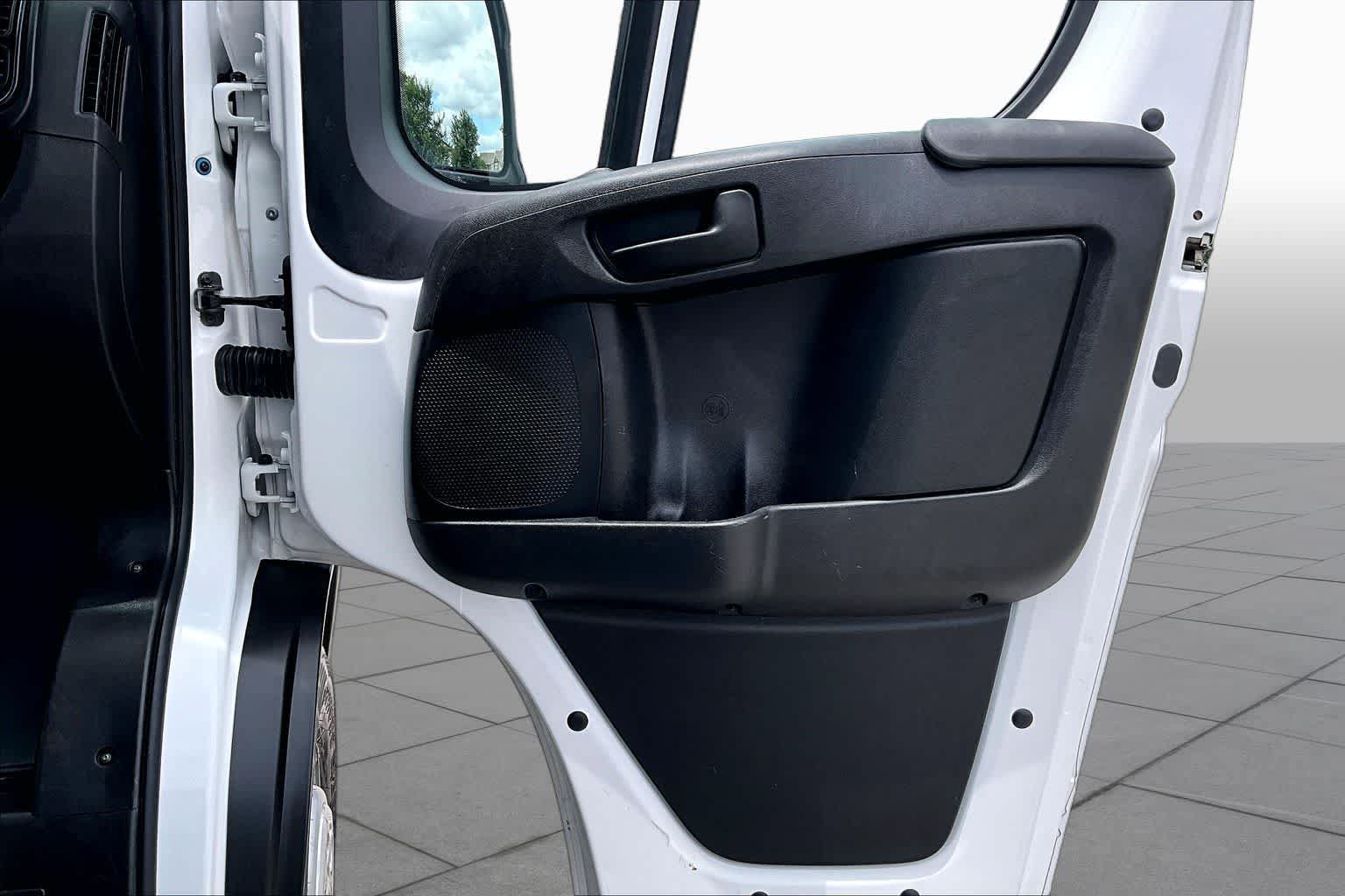 Used 2025 RAM ProMaster 2500 w/ Convenience Group FWD image 20